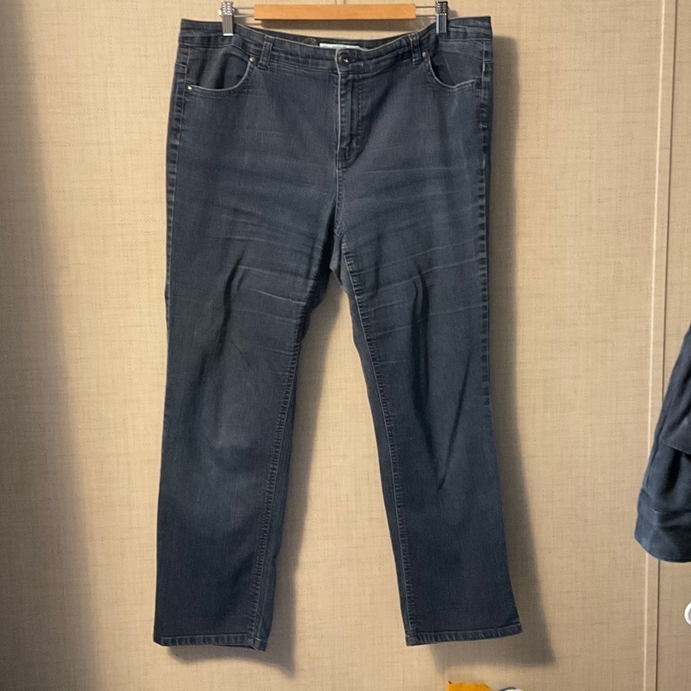 Women’s classic fit jeans